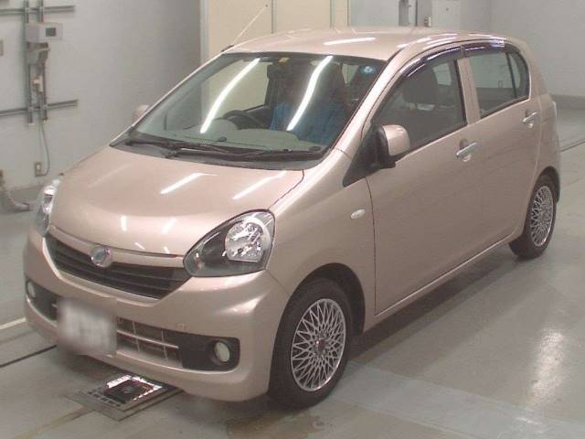 241 DAIHATSU MIRA E S LA300S 2016 г. (CAA Tokyo)